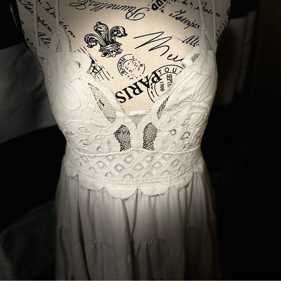 ZENANA: White Flowy Tank Top • Size: 2X • New without Tags - Picture 3 of 6